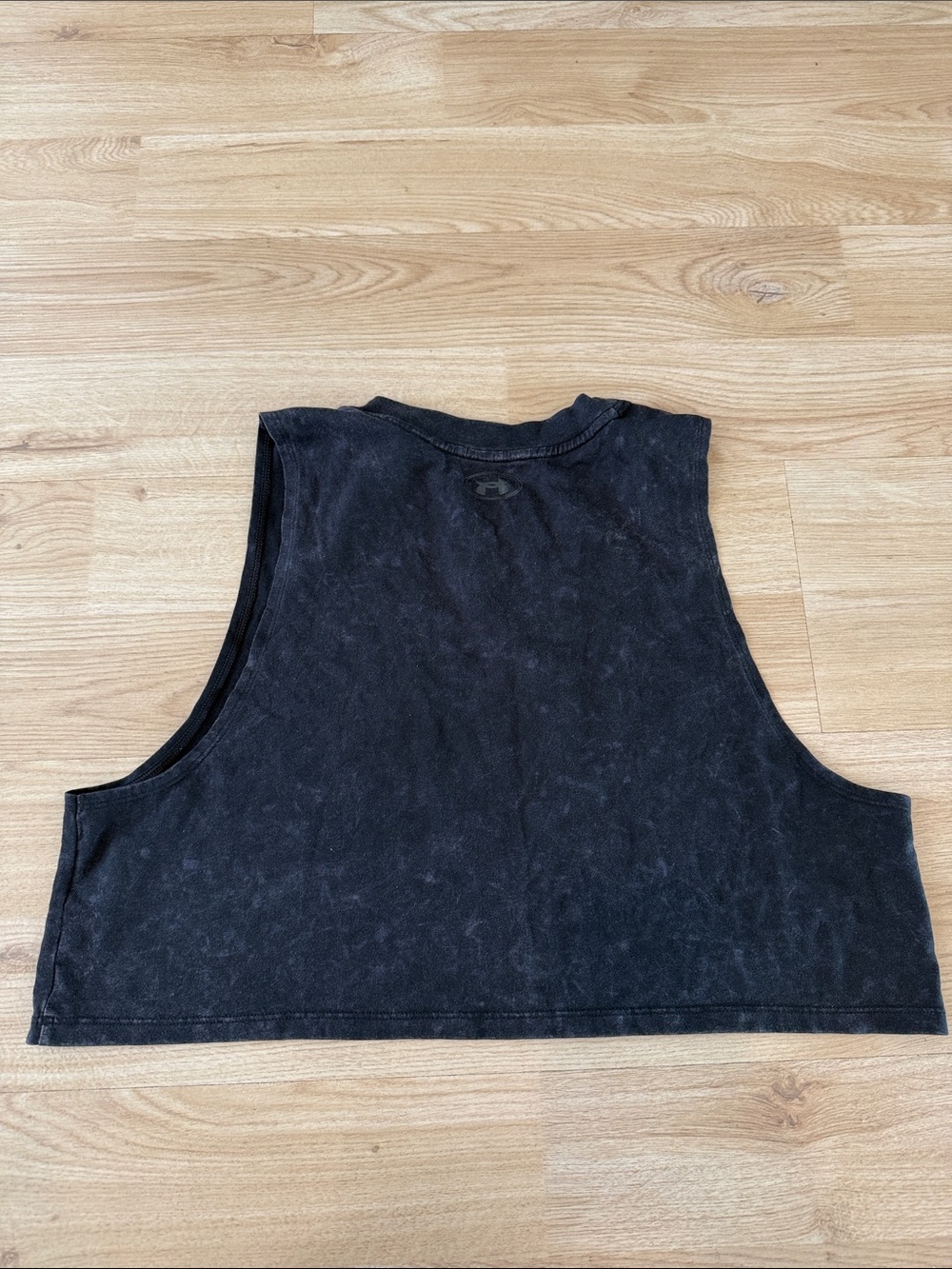 Under Armour Black Cropped Muscle Tank Top - Picture 2 of 3